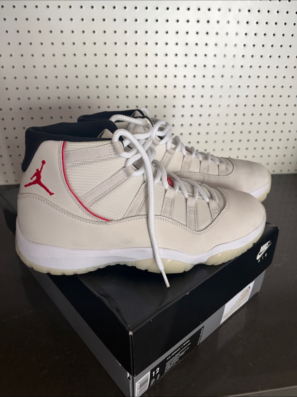 AIR JORDAN 11 RETRO “PLATINUM TINT” Men’s size 12 mens